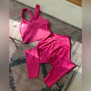 Alo Yoga Top and Leggings Set size Medium